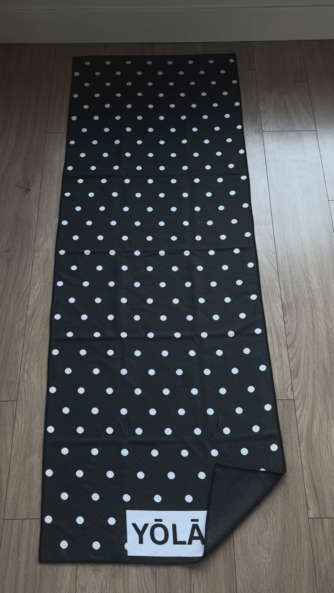 Reverse Polka Dot - Grip Towel
